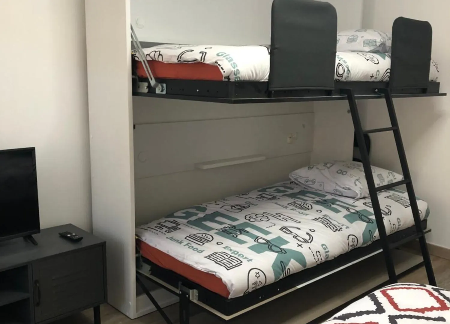 Appartement Chaleureux -Paris-Cdg-Rer B-Parc Des Expos De Villepinte-Disneyland-Asterix-Stade De France- Vaujours 0*,  France